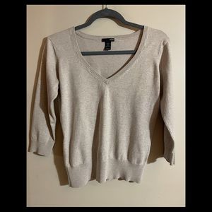 H&M Beige V-Neck Sweater Size Medium